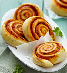 Frischkäse-Tomaten-Schnecken