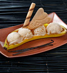Gelato alla banana senza uova e lattosio