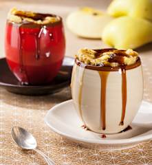 Mug cake s jablky a rozinkami