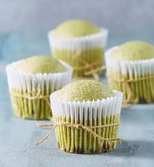 Panes de matcha al vapor