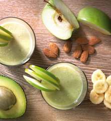 Frullato di avocado e frutta mista