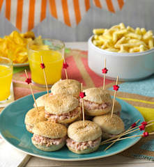 Minipanes de hamburguesa con relleno de pavo y manzana