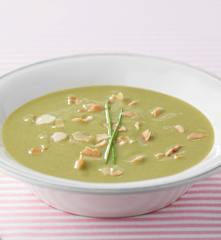 Creme de brócolos e amêndoa