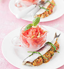 Boquerones marinados con sorbete de Bloody Mary