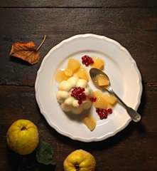 Grießflammeri mit Quittenkompott