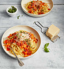 Spaghetti mit Landjäger-Bolognese