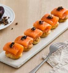 爆浆三文鱼配松露奶油蜂蜜酱