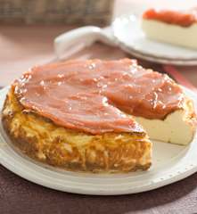 Tarta de queso con dulce de membrillo y manzana