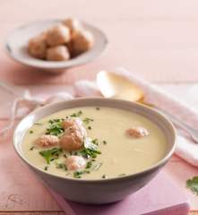 Krem curry z kalafiora z pulpetami drobiowymi na ostro