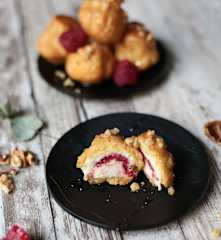 Bignè al Gongorzola, lampone e sciroppo d'acero (di Sebastiano Rovida)