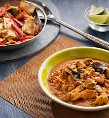 Curry de pollo ceilandés (Koththu roti) - Sri Lanka