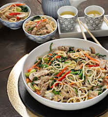 Fideos de cristal con verduras y carne (Japchae) - Corea