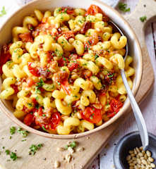 Cavatappi mit Cherry-Tomaten, Sultaninen und Ingwer