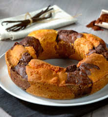 Ciambella vaniglia e cioccolato