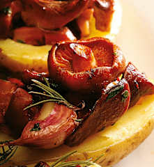 Patatas rellenas con níscalos