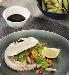 Panes de coco con pollo hoisin