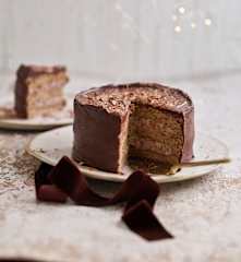 Bolo de chocolate com recheio de mascarpone