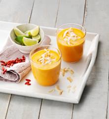 Smoothie de zanahoria, coco y bayas goji