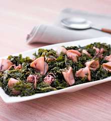 Salteado de chipirones con kale