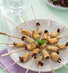 Brochetas de tomates secos a la hierbabuena