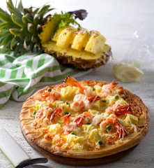 鳳梨蝦球披薩