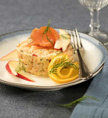 Lachstatar mit Orange und Apfel