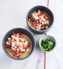 Ceviche de camarão com tomate
