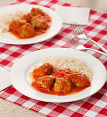Albóndigas con salsa de tomate para dos