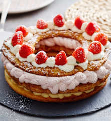 Couronne de choux aux fraises