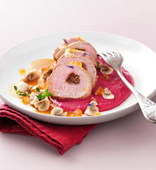 Filet mignon de veau aux écorces d'orange confite, purée betterave-pomme de terre