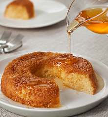 Bizcocho al vapor con almíbar de limón