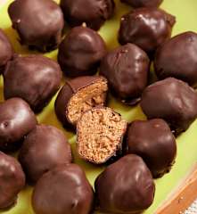 Bombones de avellana, almendra y chocolate