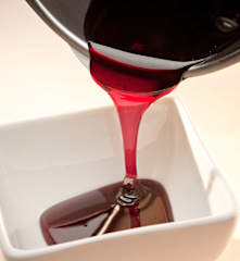 Sos z czerwonego wina