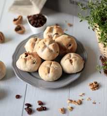 Panini noci e uvetta (di Erica Liverani)