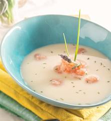 Crema Vychissoise con camarones
