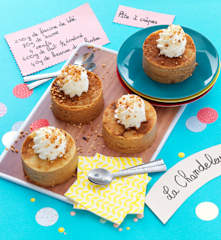 Petits gâteaux de crêpes à la pomme et au caramel