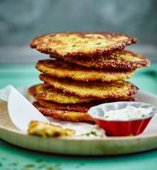 Halloumi-Rösti mit Joghurt-Dip