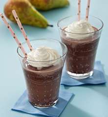 Batido de pera y helado de chocolate