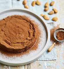 Bolo de amêndoa e chocolate