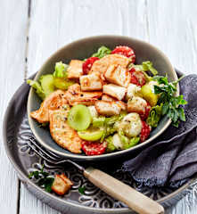 Panzanella mit Renekloden und Mozzarella