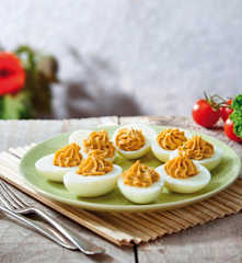 Uova ripiene
