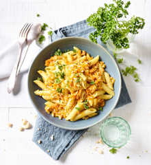 Scharfe Möhren-Cashew-Sauce mit Nudeln