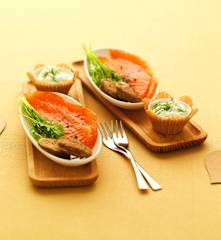 Gravlax z lososa s pohankovými bliny