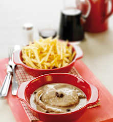 Bifes com molho café