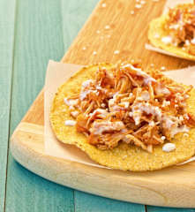 Shredded chicken in tomato sauce (tinga de pollo)
