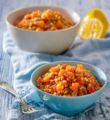 Quattro cereali con salmone affumicato e limone