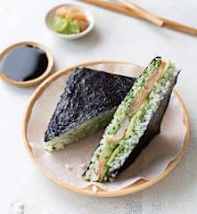 Sandwich de sushi (Onigirazu)