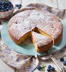 Torta alle mandorle, mirtilli e limone (senza lattosio)