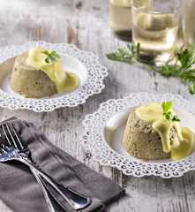 Sformatini di carciofi con salsa allo zafferano