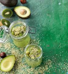 Overnight Oats with Avocado and Kiwi